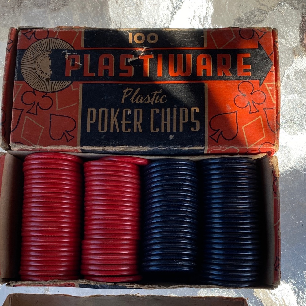 Plastiware Plastic Poker Chips - Red & Black (100)